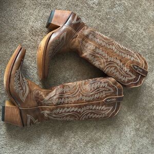 Ariat Tan Western Boots with White Stitching